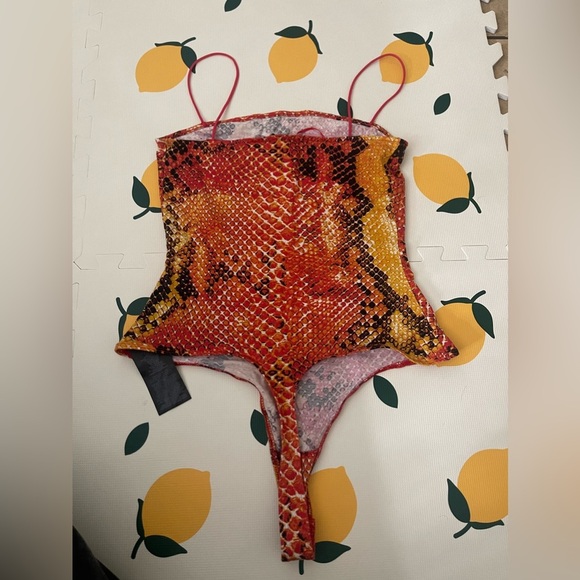 Naked wardrobe and guess bodysuits pre-loved and in great condition. - Picture 8 of 16